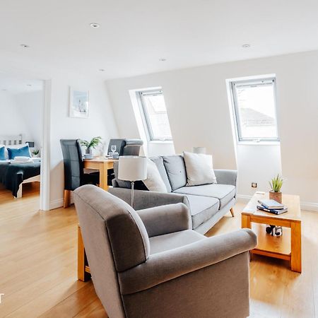 Central 3 Bed Apartment At Regents Court, Newbury Newbury  Exteriér fotografie