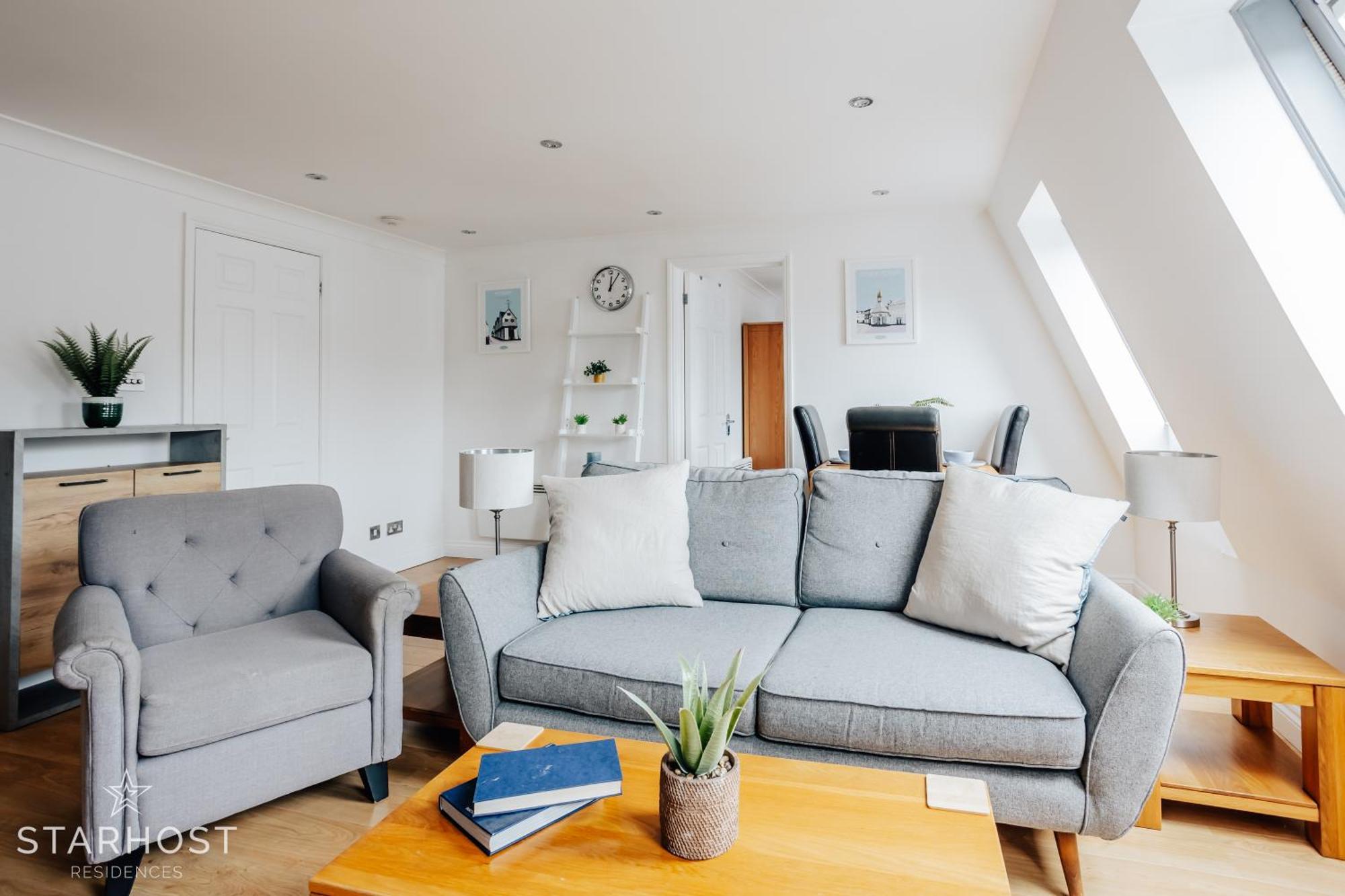 Central 3 Bed Apartment At Regents Court, Newbury Newbury  Exteriér fotografie