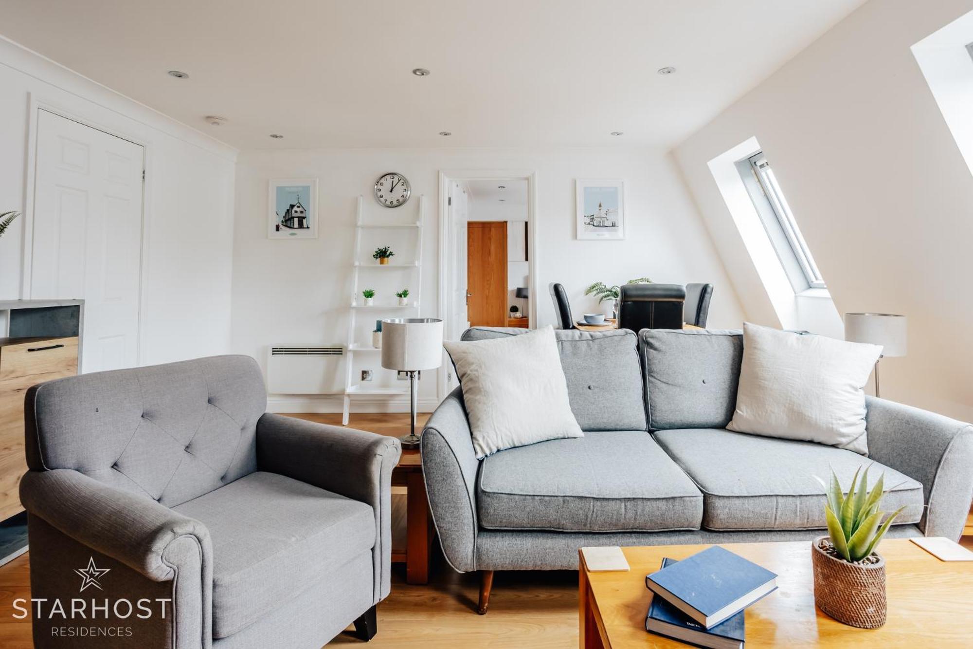 Central 3 Bed Apartment At Regents Court, Newbury Newbury  Exteriér fotografie