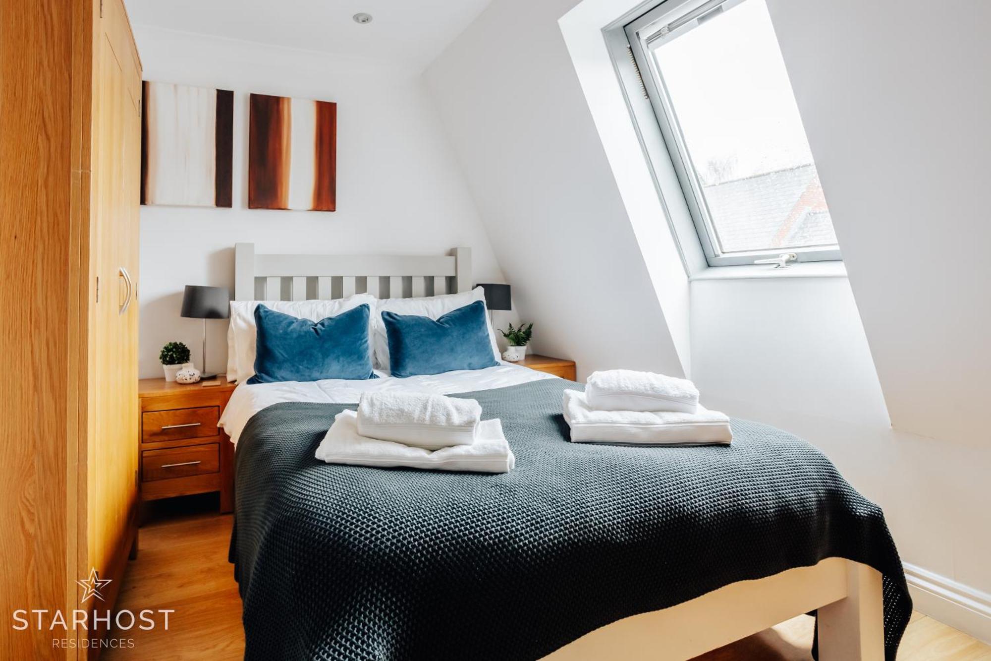 Central 3 Bed Apartment At Regents Court, Newbury Newbury  Exteriér fotografie