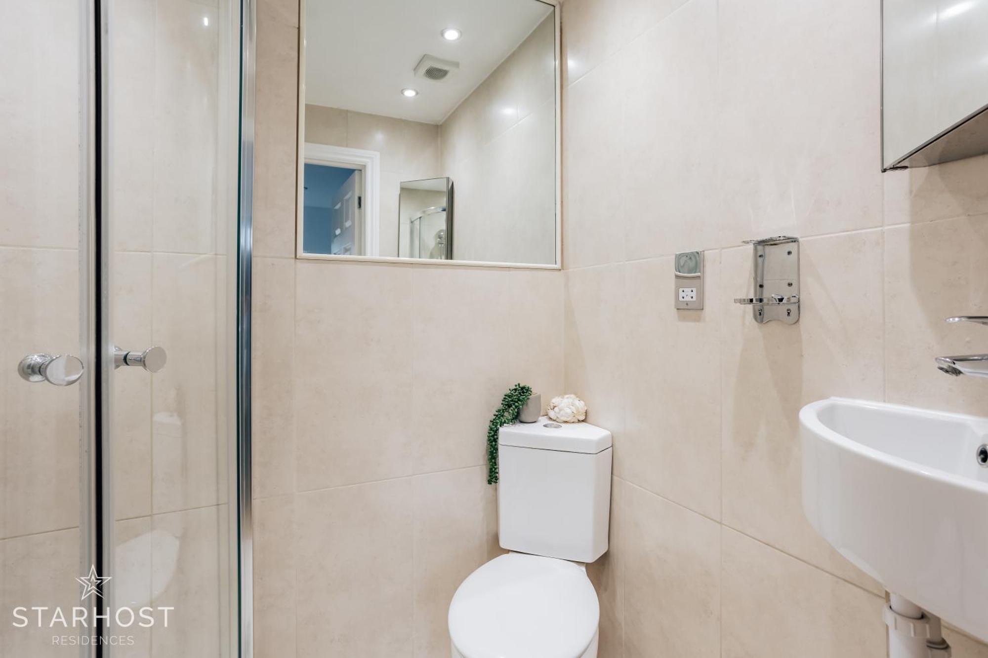 Central 3 Bed Apartment At Regents Court, Newbury Newbury  Exteriér fotografie